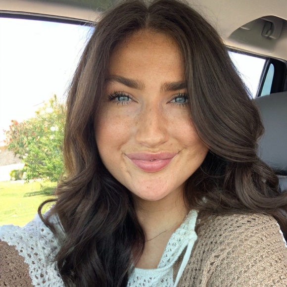 Meet your Posher, Anna - Picture 1 of 1